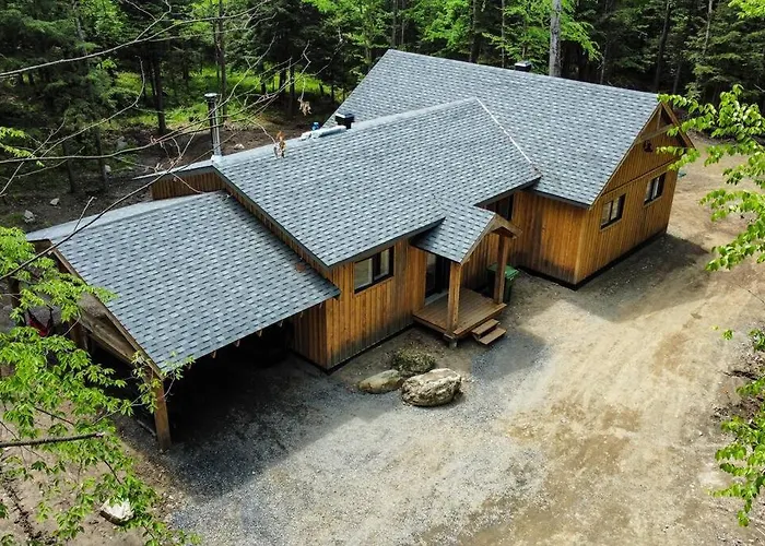 Chalet Deschamps- Spa- Chien Accepte- Nature- Estrie