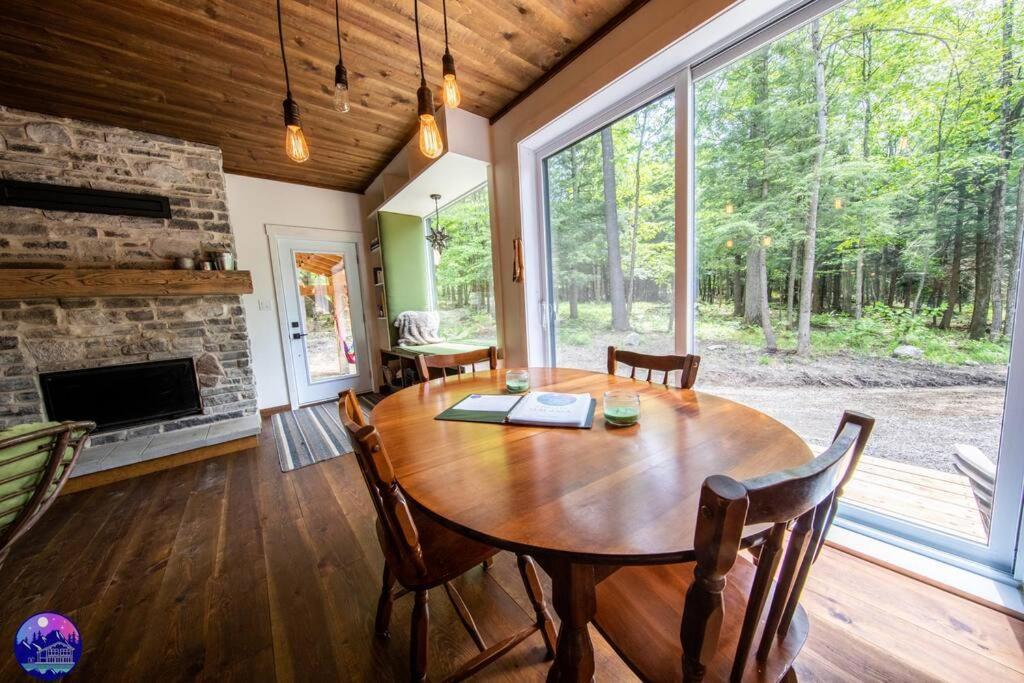 Deschamps- Spa- Chien Accepte- Nature- Estrie Chalet Mansonville