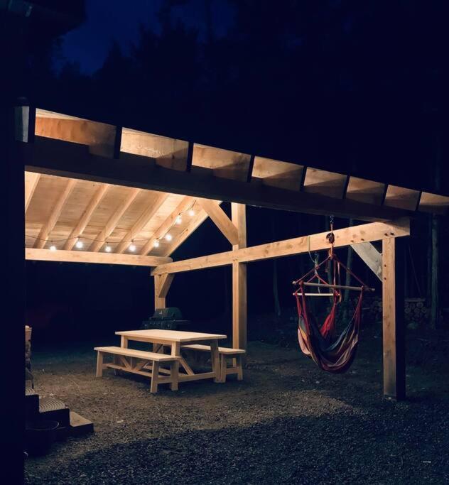 Deschamps- Spa- Chien Accepte- Nature- Estrie Chalet